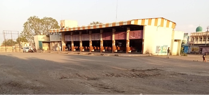 gangapur bus stand platform area
